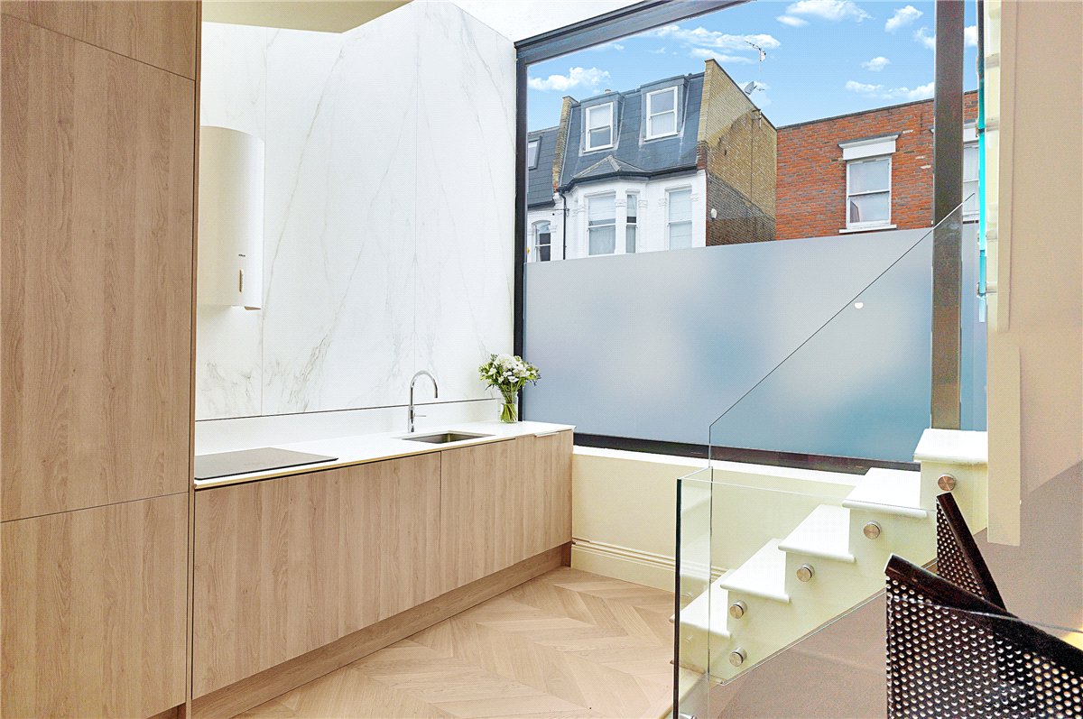 3 bedroom house, Cortayne Road, London SW6 - Available