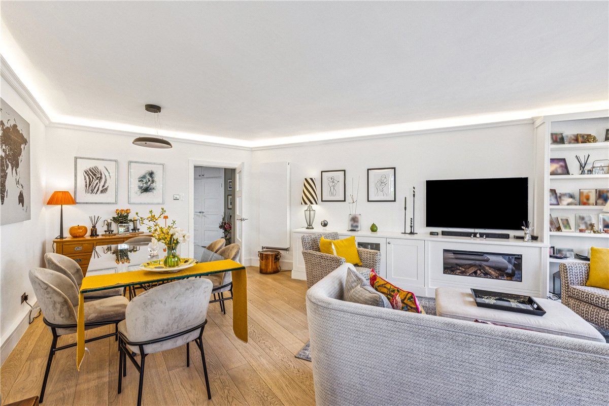 2 bedroom flat, Stevenage Road, London SW6 - Available