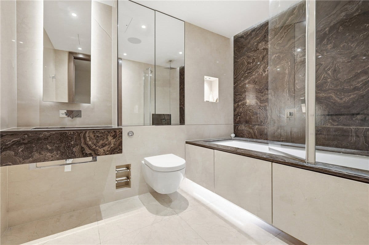 1 bedroom flat, Park Street, London SW6 - Available