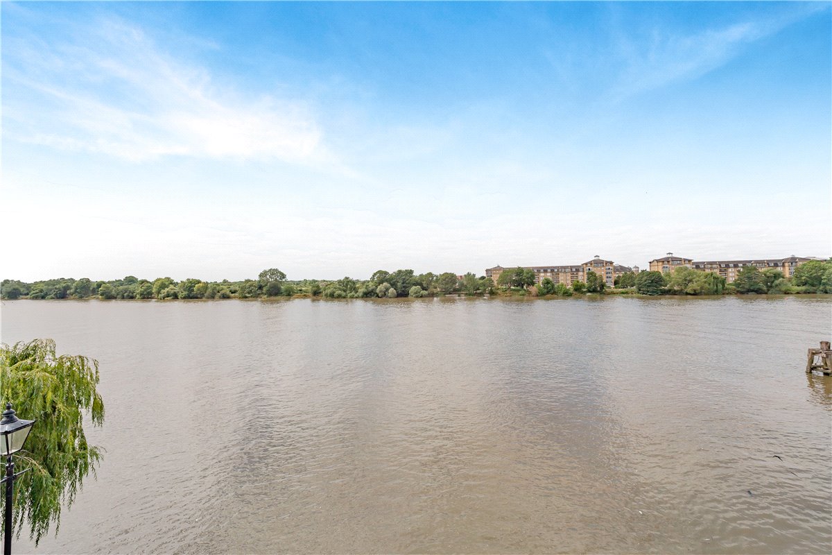 3 bedroom house, Rainville Road, London W6 - Available