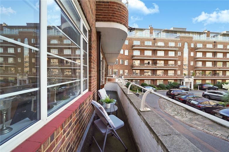 2 bedroom flat, Barons Keep, Gliddon Road W14 - Available