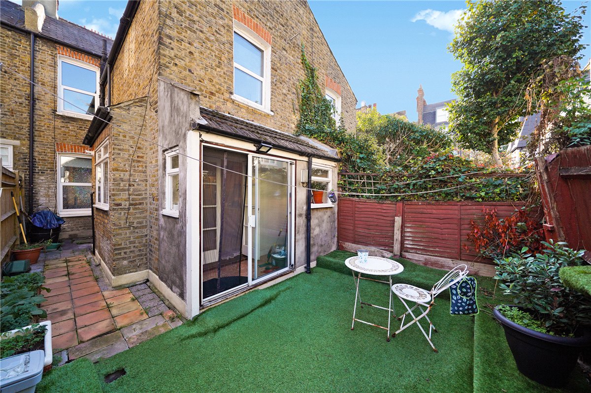 3 bedroom house, Burnfoot Avenue, London SW6 - Available