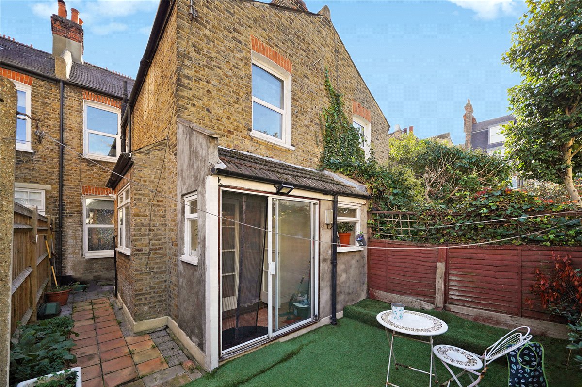 3 bedroom house, Burnfoot Avenue, London SW6 - Available