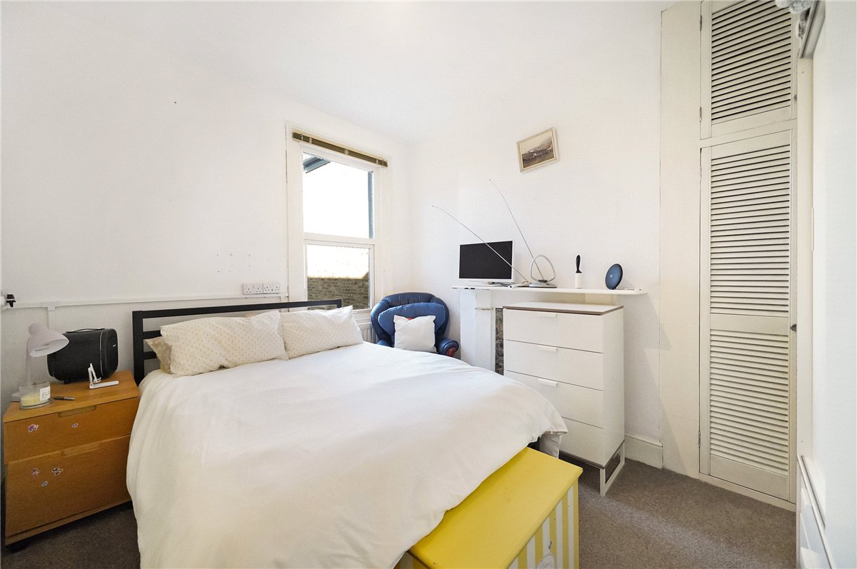 3 bedroom house, Burnfoot Avenue, London SW6 - Available