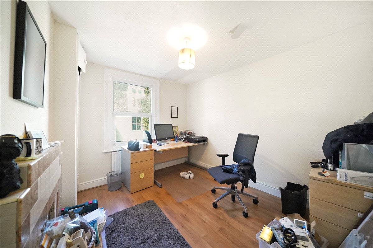 3 bedroom house, Burnfoot Avenue, London SW6 - Available
