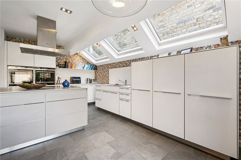 6 bedroom house, Queensmill Road, London SW6 - Available