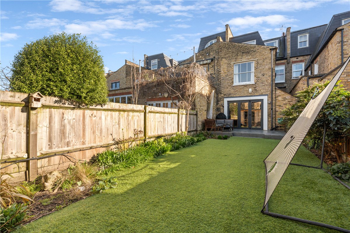 6 bedroom house, Queensmill Road, London SW6 - Available