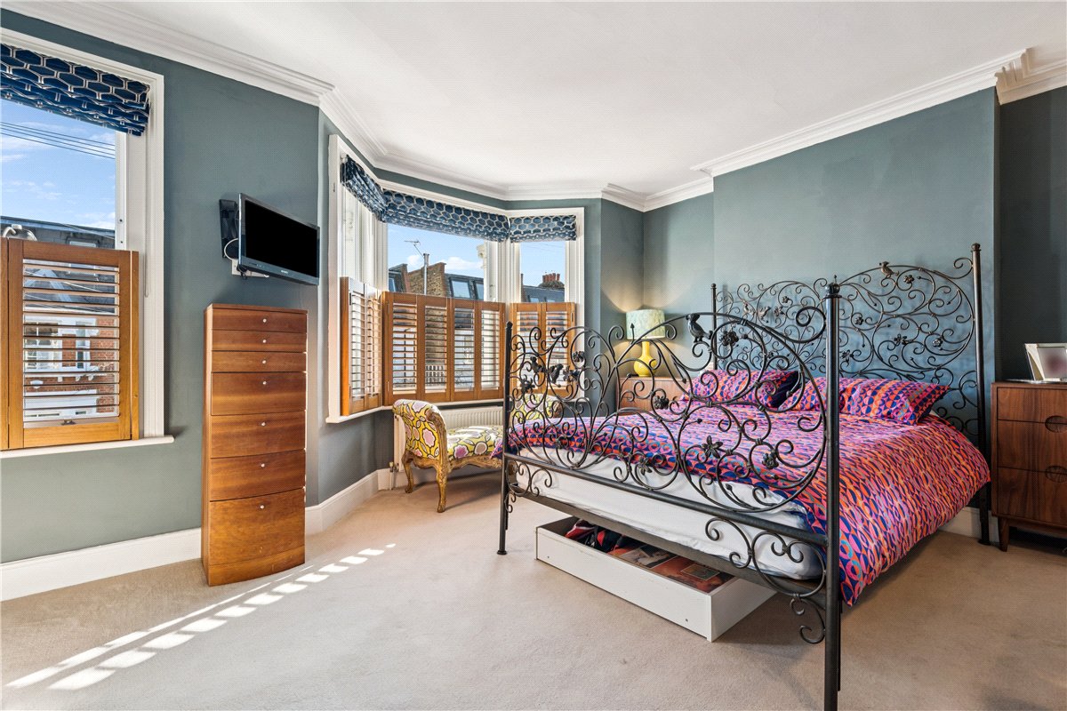 6 bedroom house, Queensmill Road, London SW6 - Available