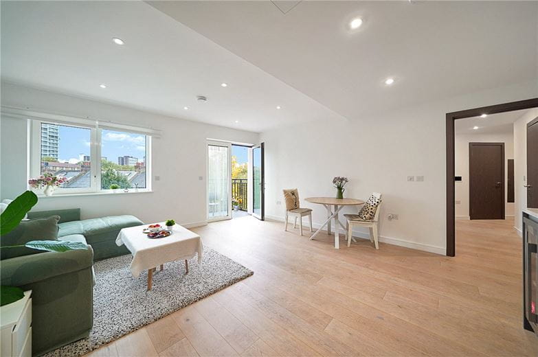 2 bedroom flat, Tierney Lane, London W6 - Available