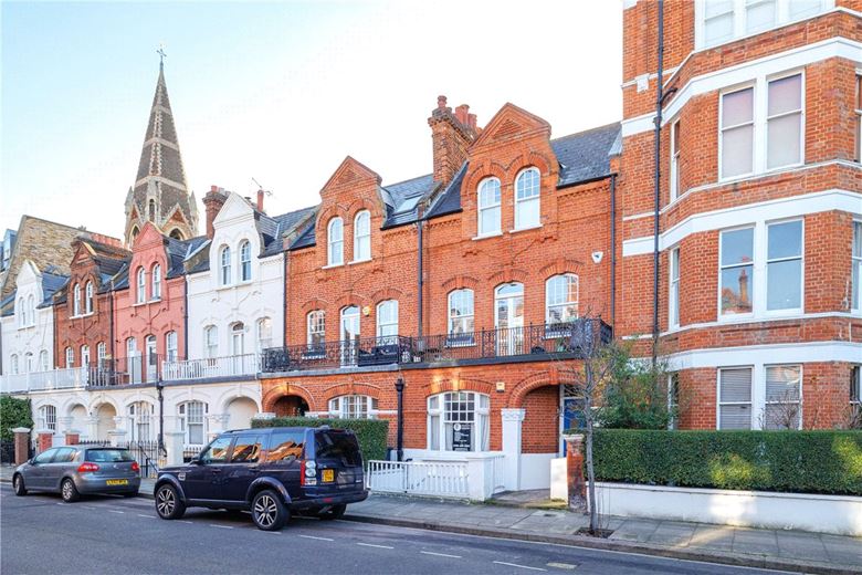 2 bedroom flat, St Andrews Road, London W14 - Available