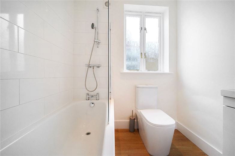 2 bedroom flat, Edenvale Street, London SW6 - Available