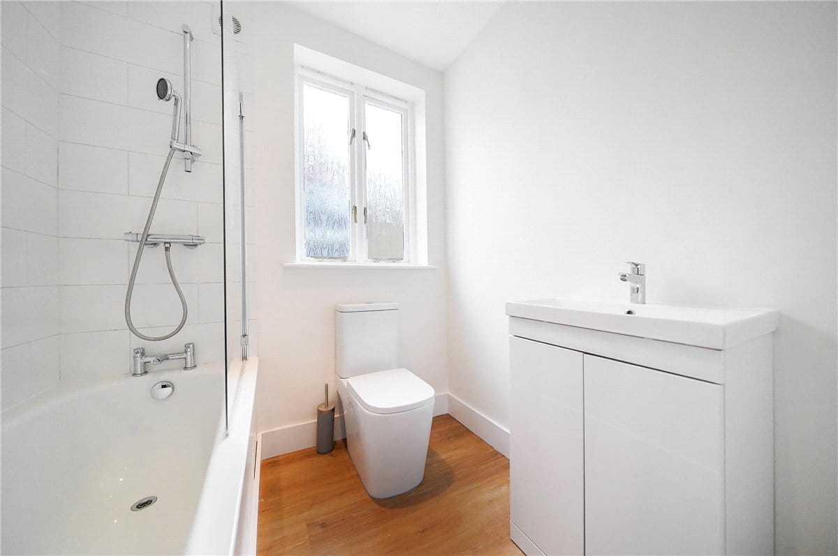 2 bedroom flat, Edenvale Street, London SW6 - Available