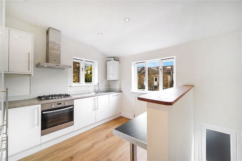 2 bedroom flat, Edenvale Street, London SW6 - Available