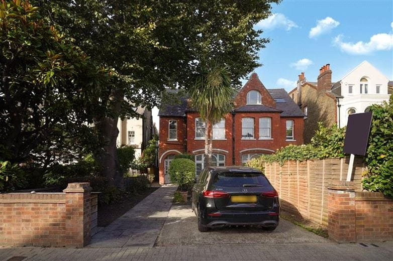 2 bedroom maisonette, Deodar Road, London SW15 - Available