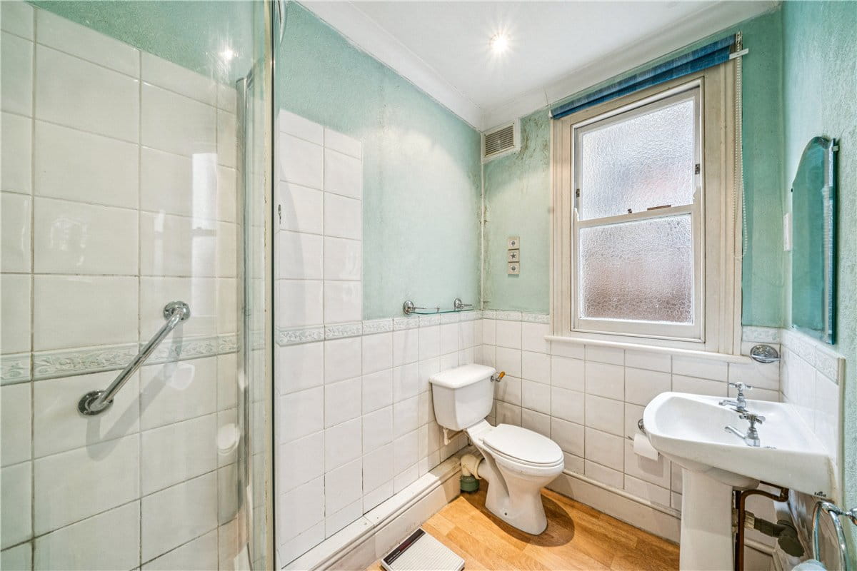 2 bedroom flat, Harbord Street, London SW6 - Available