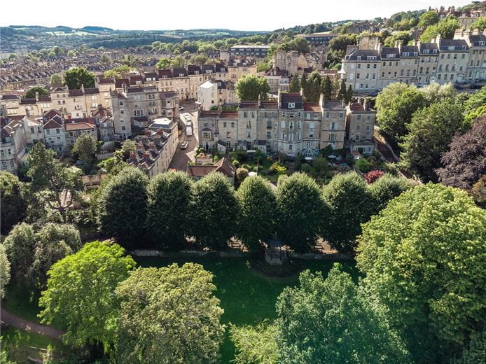 4 bedroom house, Ainslies Belvedere, Bath BA1 - Available