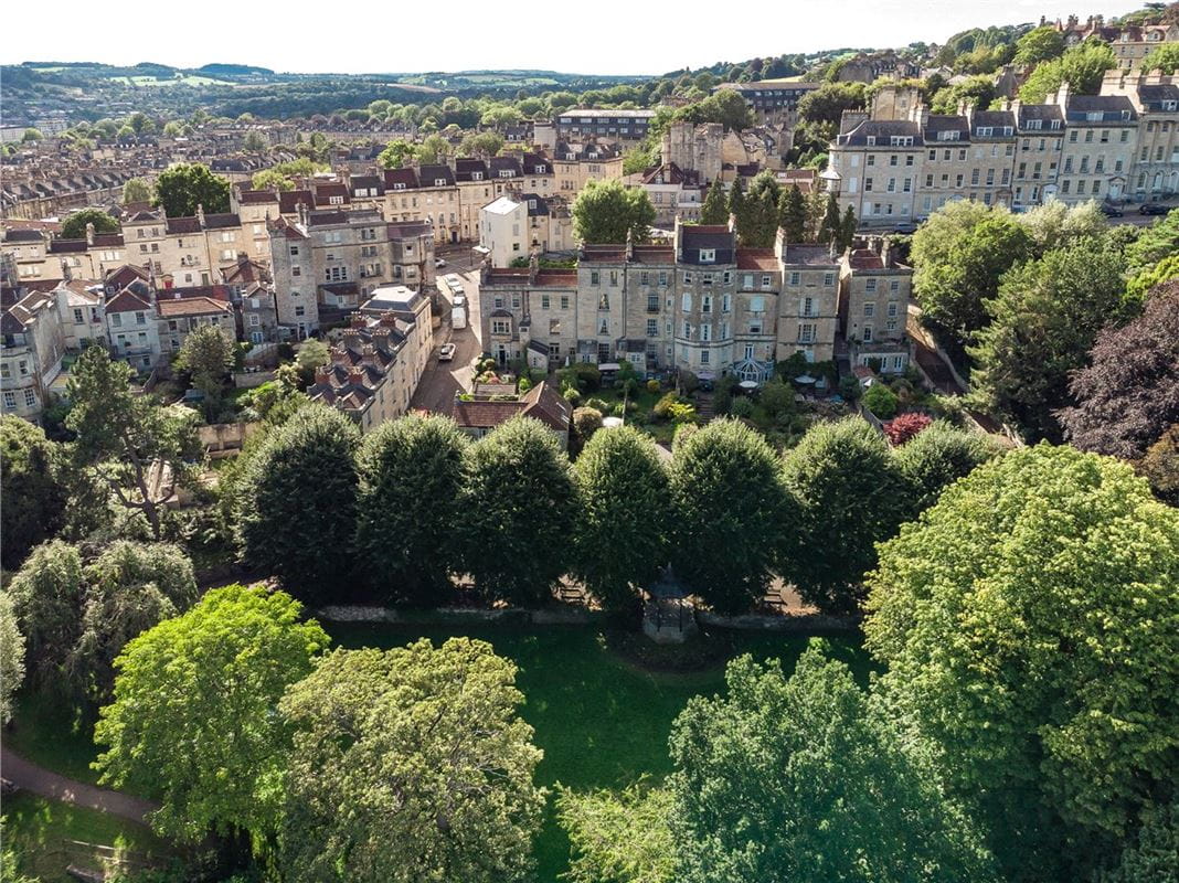 4 bedroom house, Ainslies Belvedere, Bath BA1 - Sold