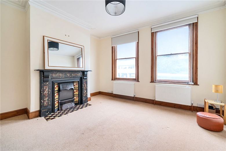 3 bedroom maisonette, London Street, Bath BA1 - Available
