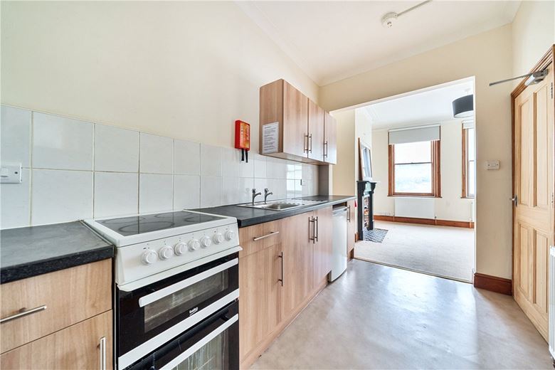 3 bedroom maisonette, London Street, Bath BA1 - Available