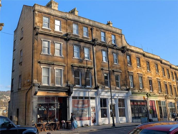 3 bedroom maisonette, London Street, Bath BA1 - Available