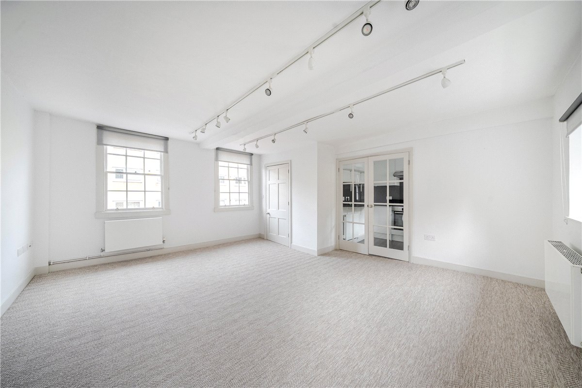 2 bedroom maisonette, Monmouth Street, Bath BA1 - Sold STC