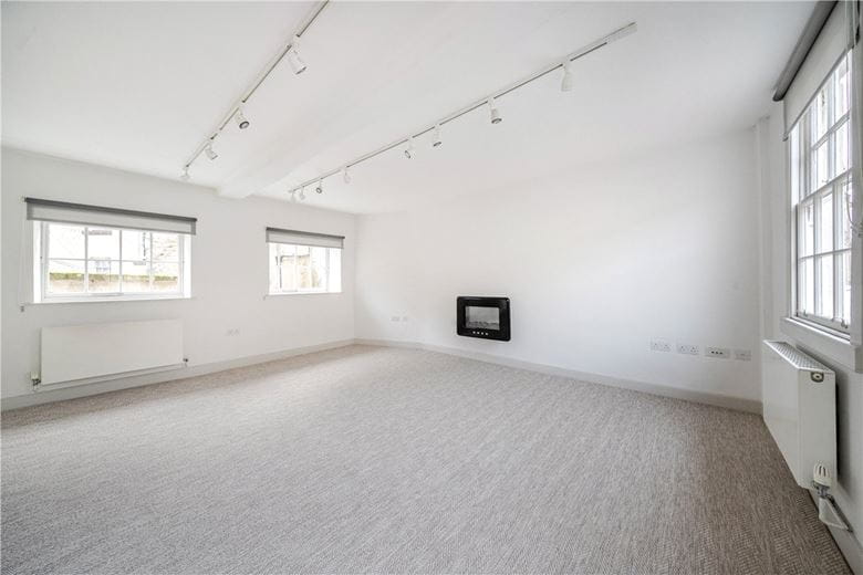 2 bedroom maisonette, Monmouth Street, Bath BA1 - Sold STC