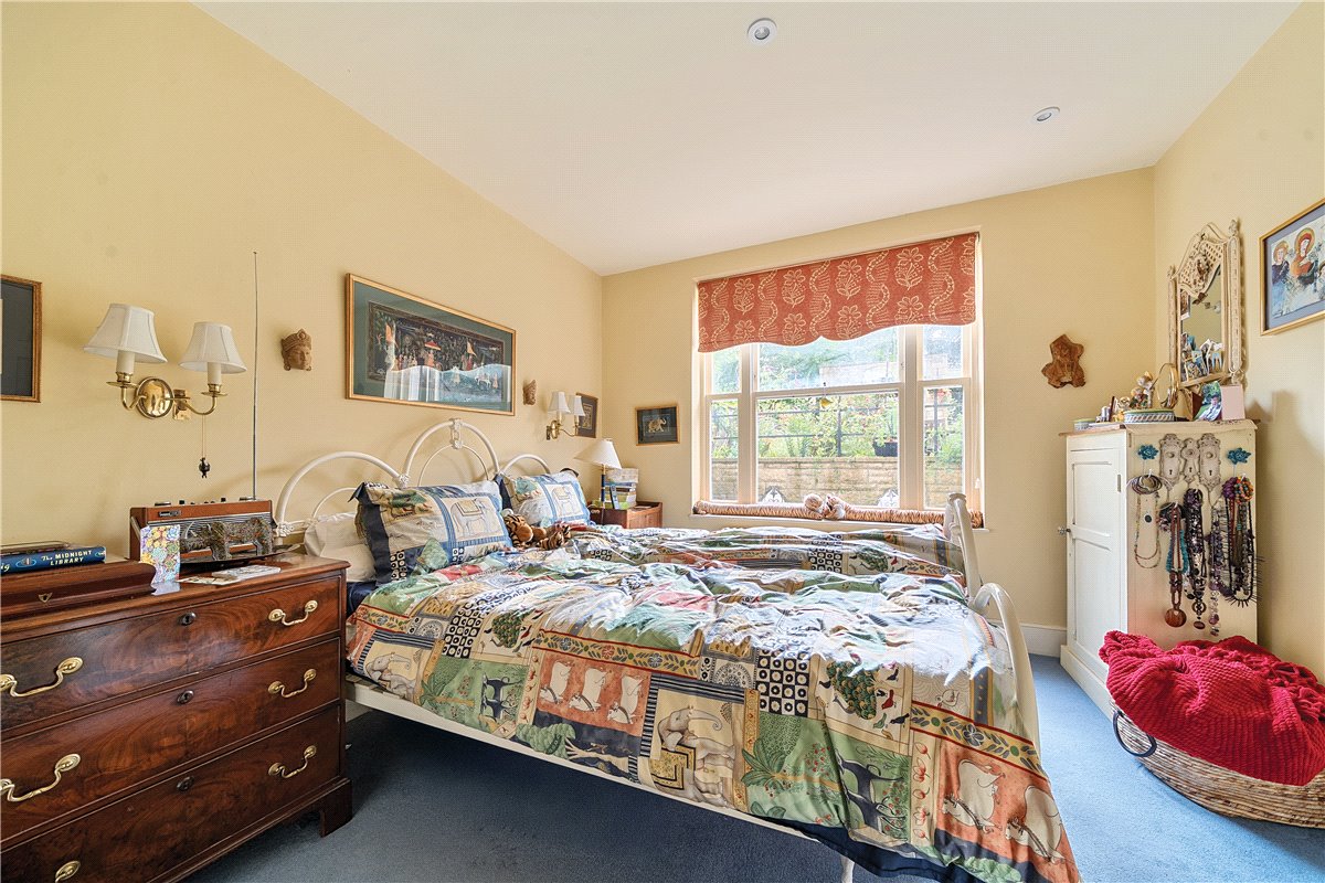 2 bedroom maisonette, St. James's Square, Bath BA1 - Available