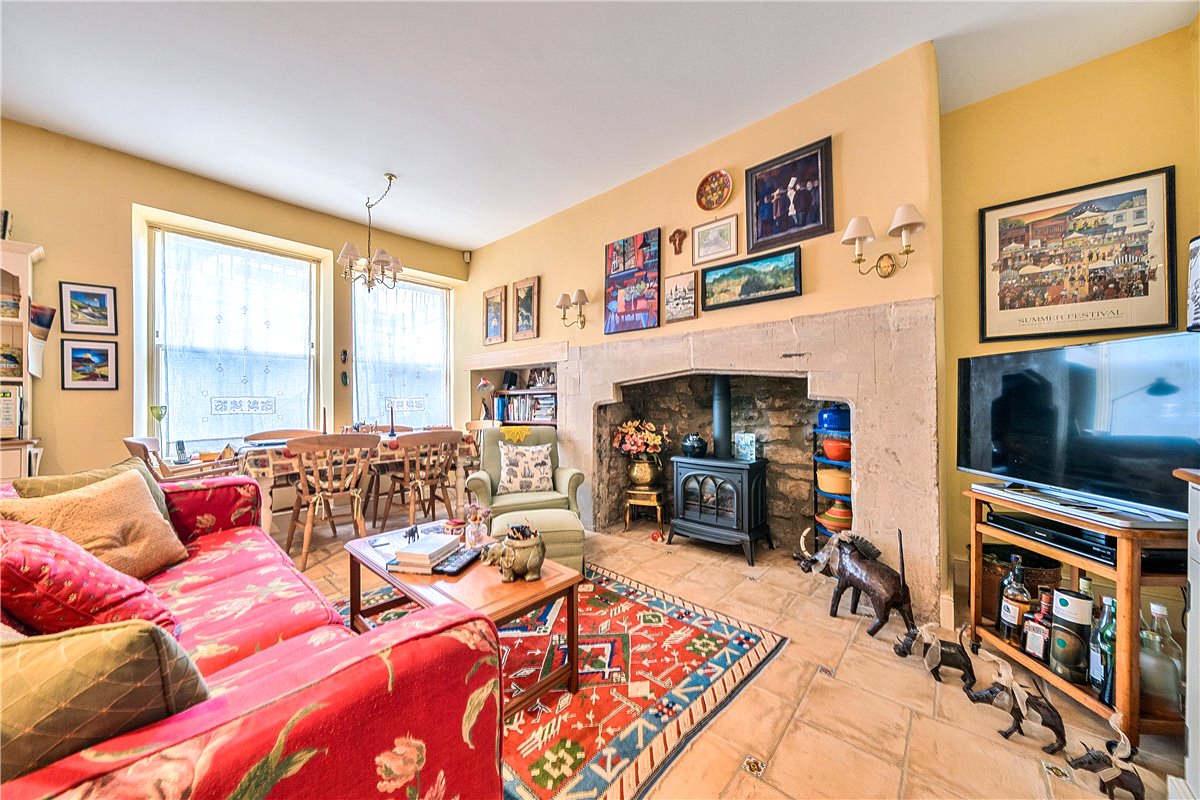 2 bedroom maisonette, St. James's Square, Bath BA1 - Available