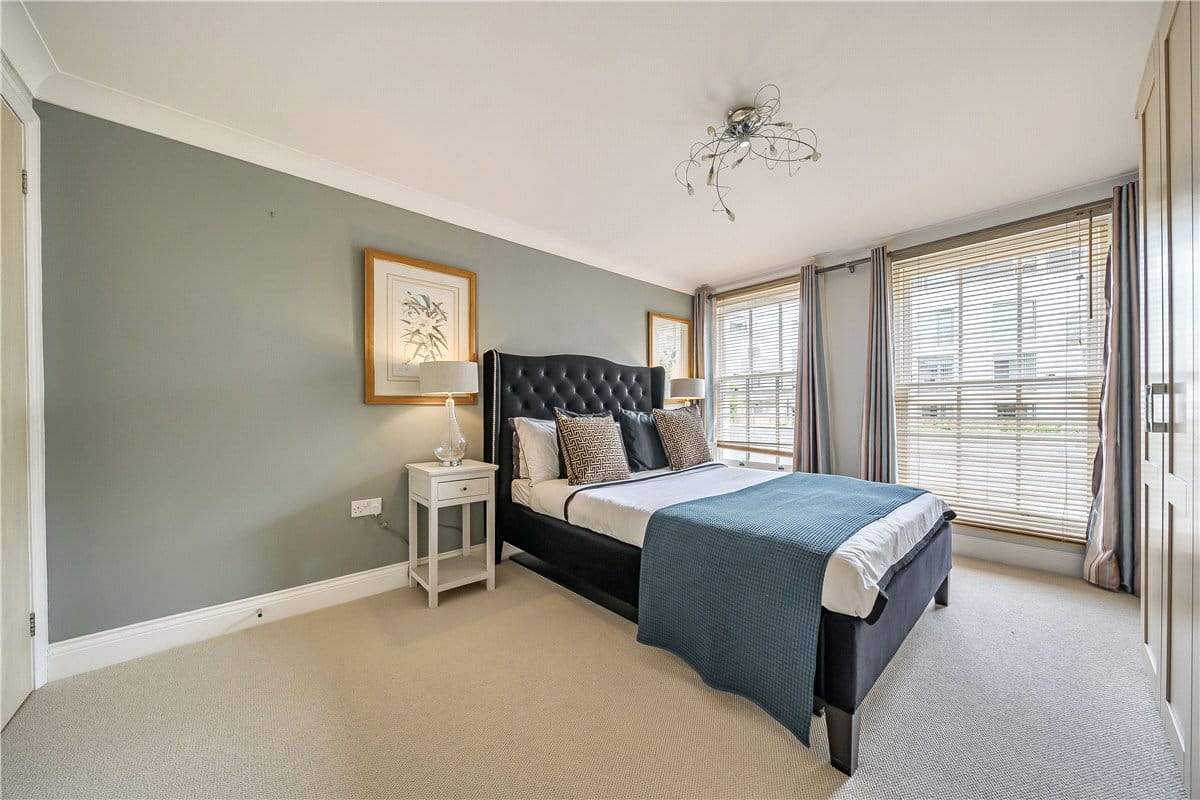 2 bedroom flat, Victoria Bridge Road, Bath BA1 - Sold