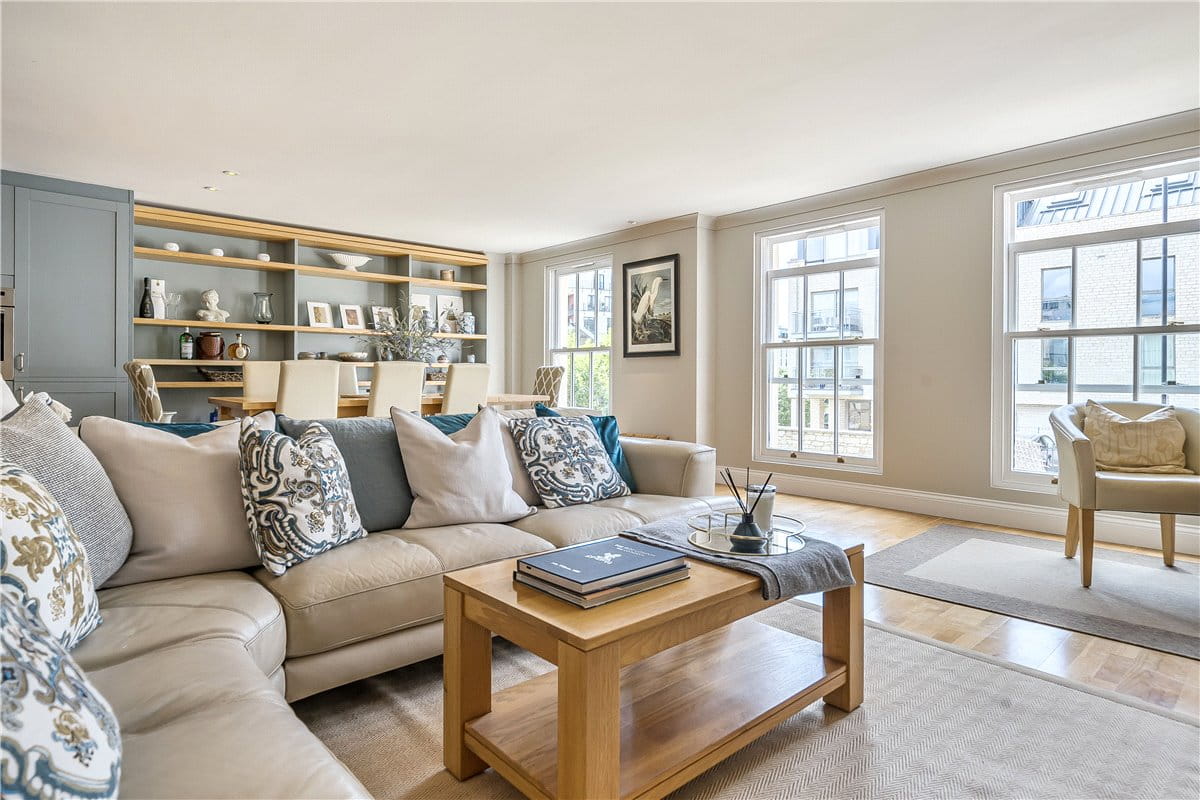 2 bedroom flat, Victoria Bridge Road, Bath BA1 - Sold