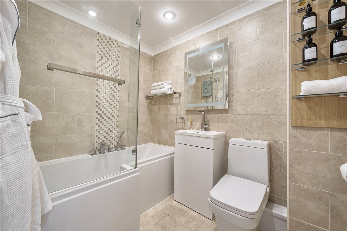 2 bedroom flat, Victoria Bridge Road, Bath BA1 - Sold