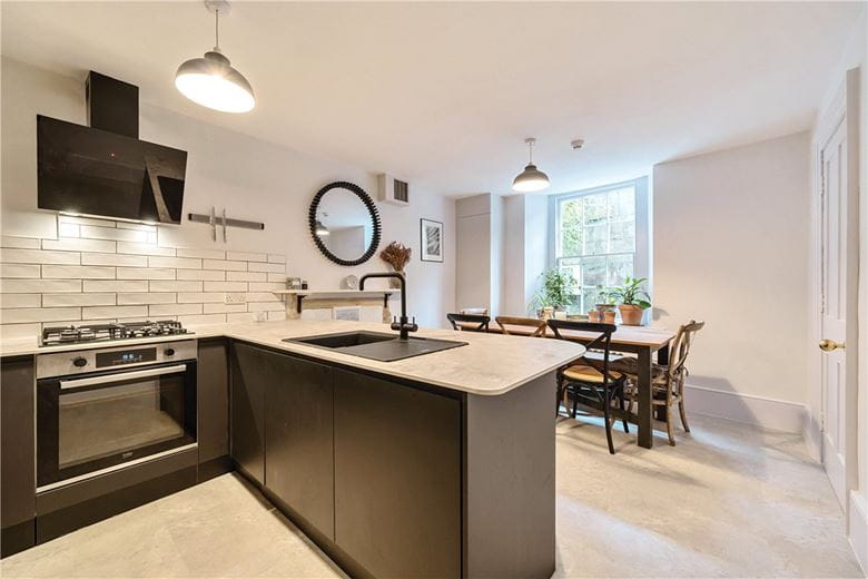 1 bedroom flat, Oxford Row, Bath BA1 - Available
