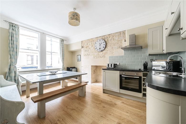 4 bedroom maisonette, Broad Street, Bath BA1 - Available