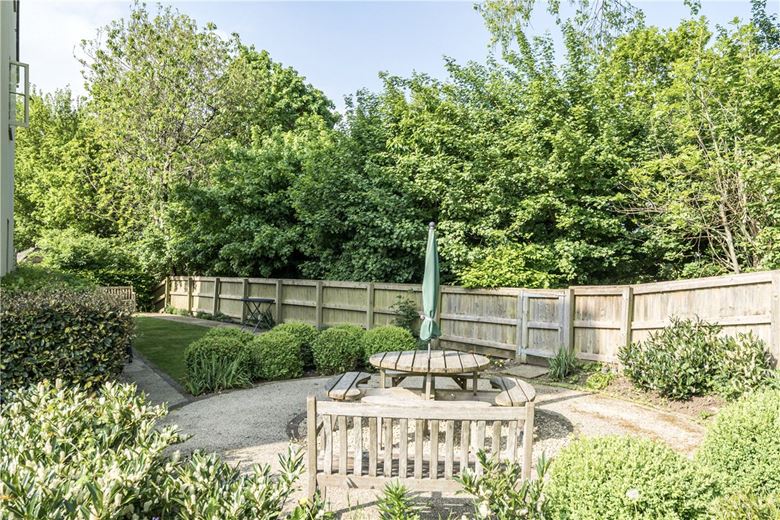 2 bedroom flat, Fortescue Street, Norton St. Philip BA2 - Available