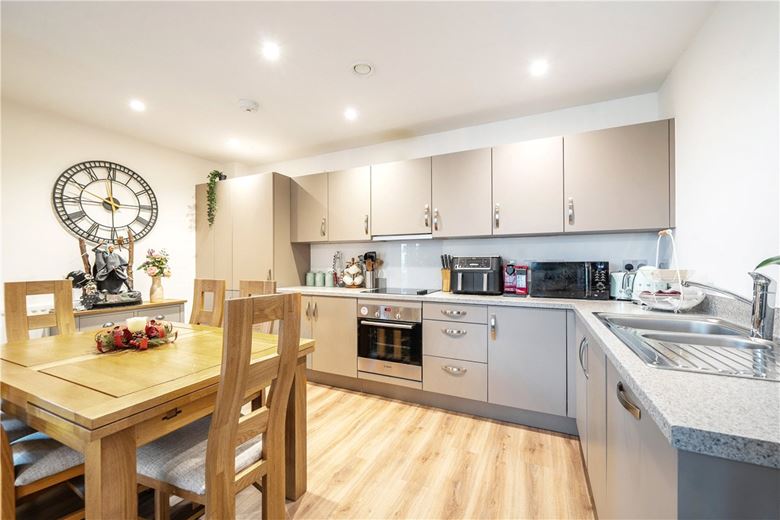 2 bedroom flat, Percy Terrace, Bath BA2 - Available