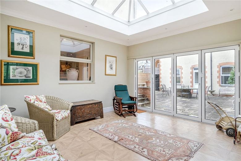 8 bedroom house, Rock Road, Wick BS30 - Available