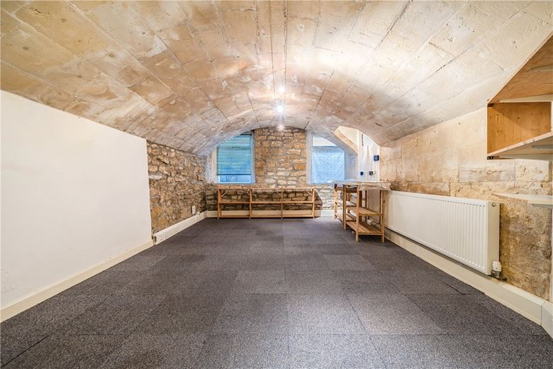 2 bedroom maisonette, St. James's Square, Bath BA1 - Sold STC