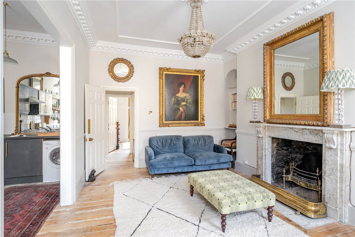 1 bedroom flat, Russell Street, Bath BA1 - Available