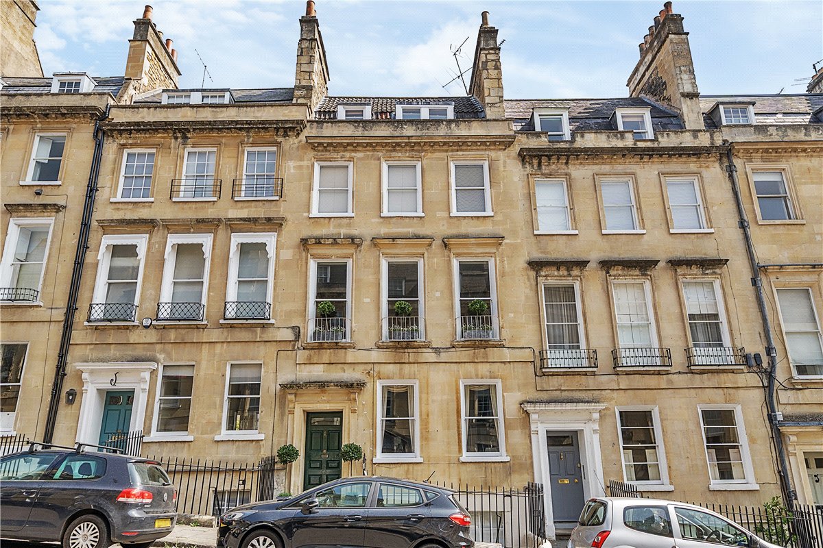 1 bedroom flat, Russell Street, Bath BA1 - Available