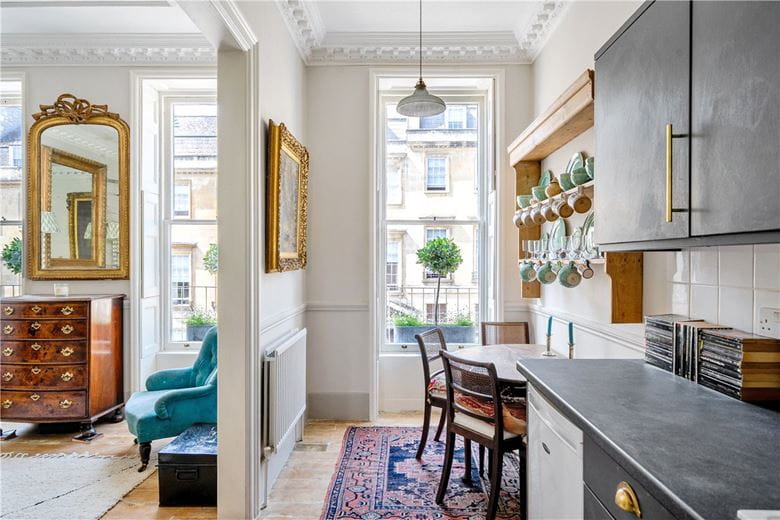 1 bedroom flat, Russell Street, Bath BA1 - Available