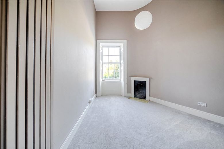 2 bedroom flat, Park Street, Bath BA1 - Available