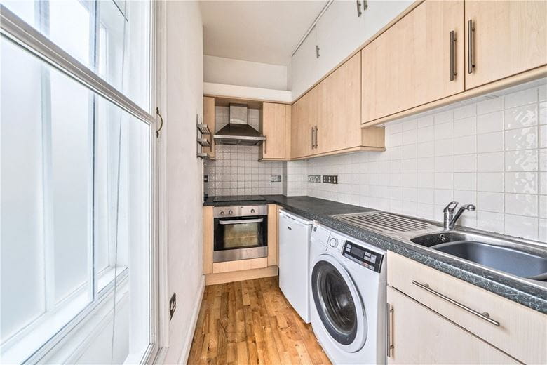 2 bedroom maisonette, Vineyards, Bath BA1 - Available