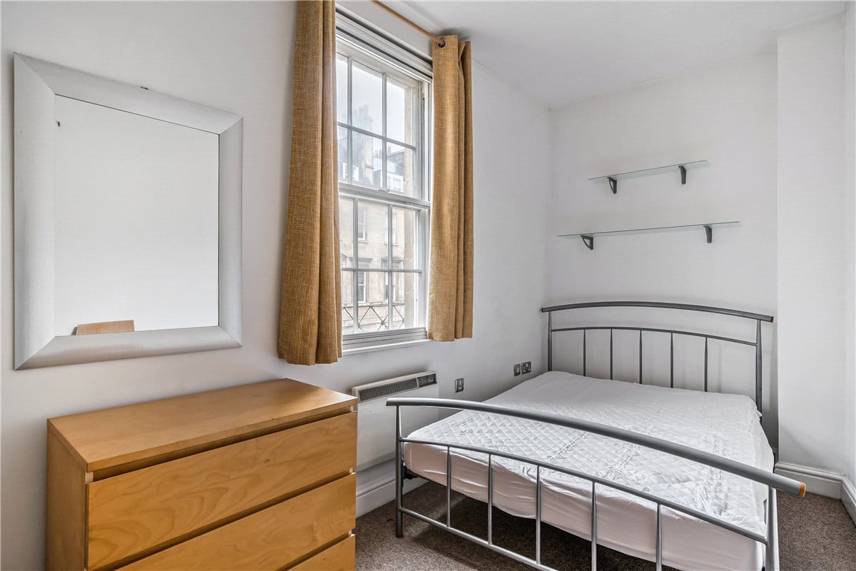 2 bedroom maisonette, Vineyards, Bath BA1 - Available