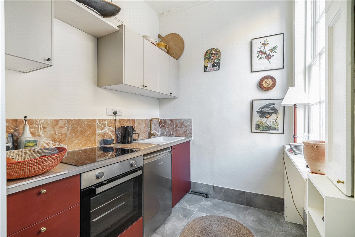 1 bedroom flat, Harington Place, Bath BA1 - Available