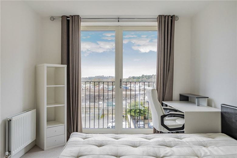 2 bedroom flat, Midland Road, Bath BA2 - Available