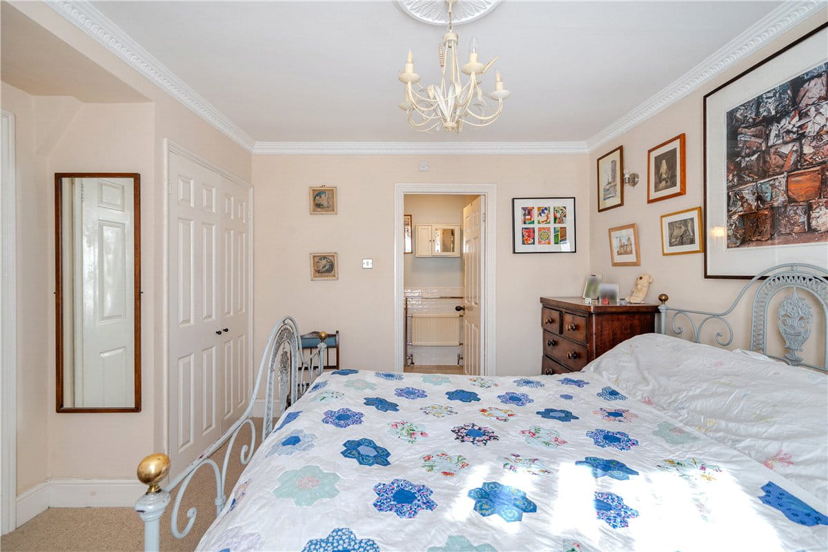 3 bedroom maisonette, Queens Parade, Bath BA1 - Available