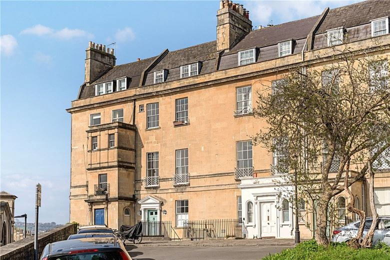 3 bedroom maisonette, Queens Parade, Bath BA1 - Available