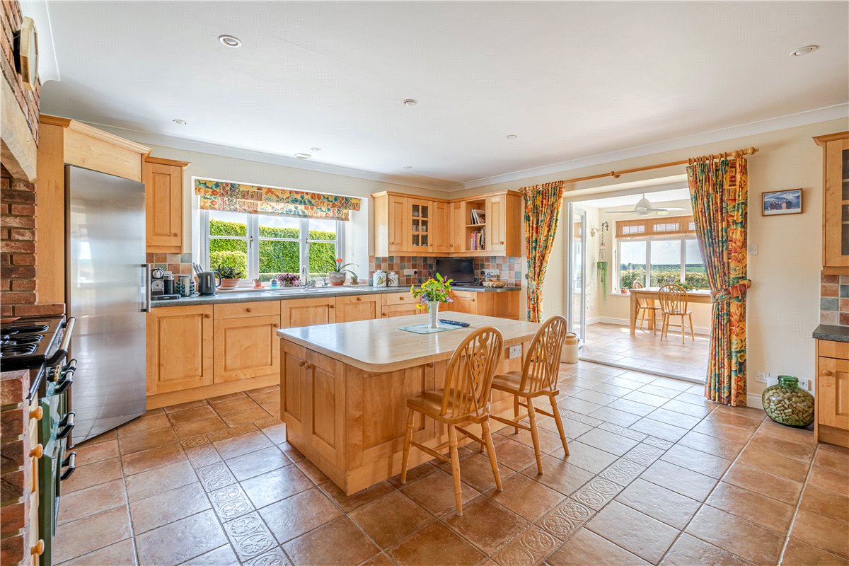 3 bedroom house, Tetbury, Gloucestershire GL8 - Available
