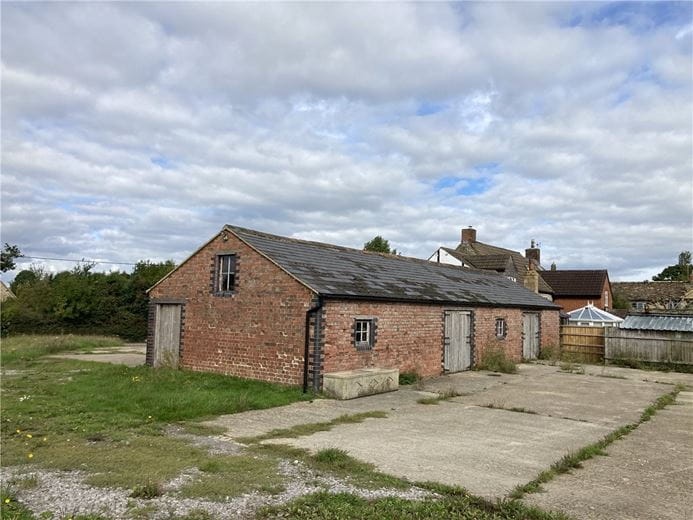 2 bedroom house, Red Brick Barn, Great Somerford, Wiltshire, SN15 - Available