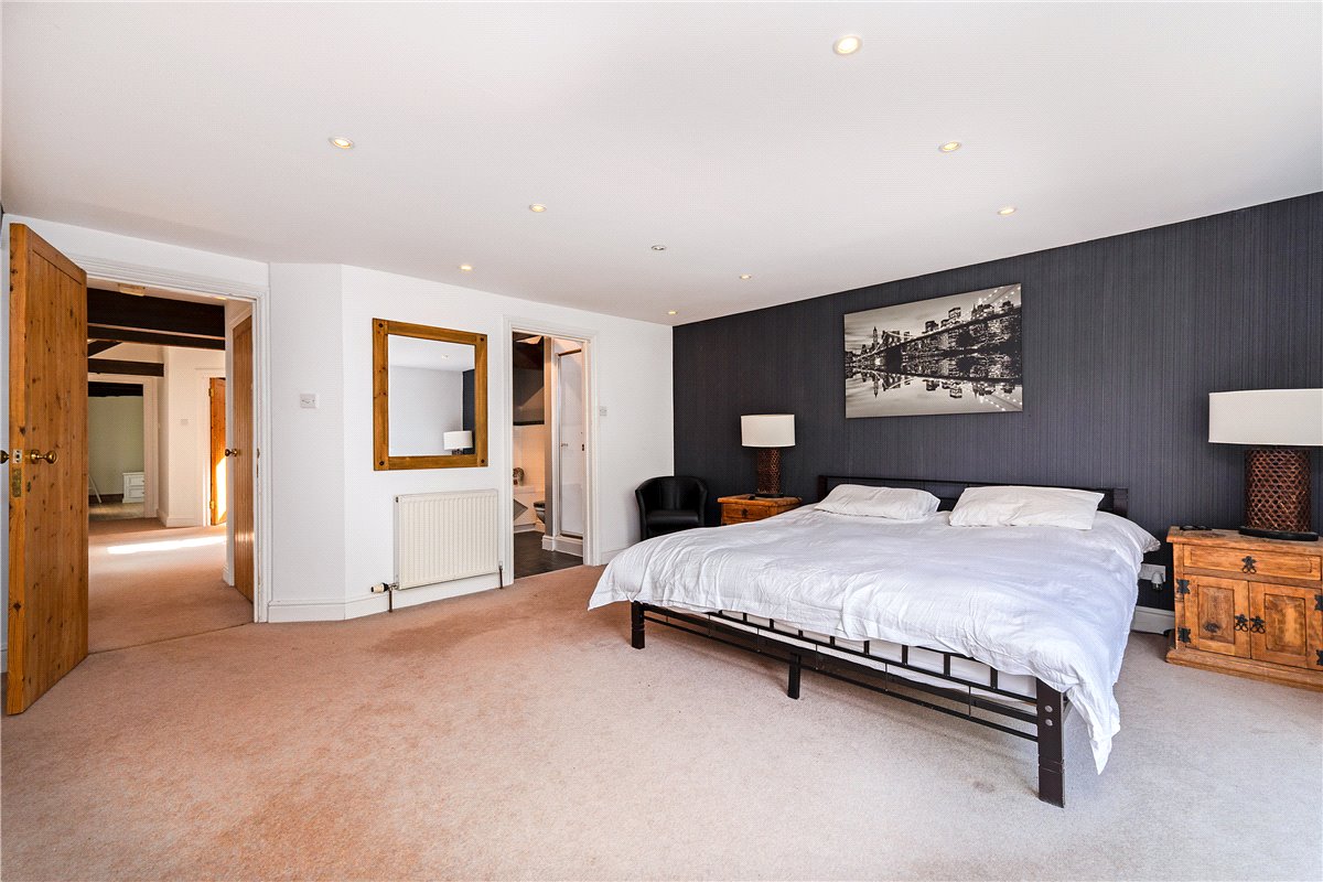 5 bedroom house, Comberton Road, Barton CB23 - Available